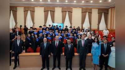 Изрображение 'Сергей Лавров вручил дипломы первым выпускникам Ташкентского филиала МГИМО (видео)'