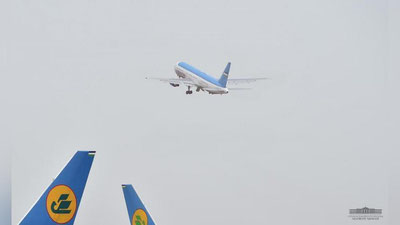 Изрображение 'Президент Узбекистана вылетел в Нукус, чтобы почтить память Мусы Ерниязова'