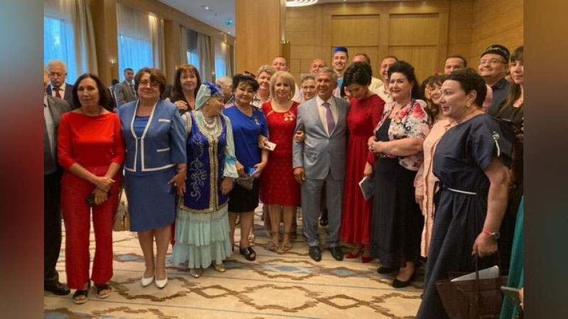 Изрображение 'Рустам Минниханов встретился с представителями татарской общины Узбекистана'