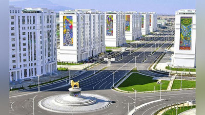 Изрображение 'Президент Туркменистана открыл в Ашхабаде золотой памятник алабаю (видео)'