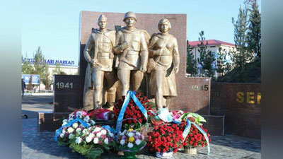 Изрображение 'Памятник павшим во Второй мировой войне снова установлен в Йик-Оте'