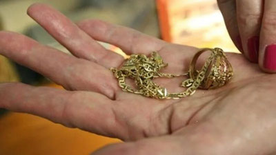 Изрображение 'В Ташкенте осудили мошенников, выманивавших золото взамен старых газет'