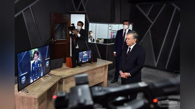 Изрображение 'Президент Узбекистана побывал в ГУВД Ташкента (фото)'