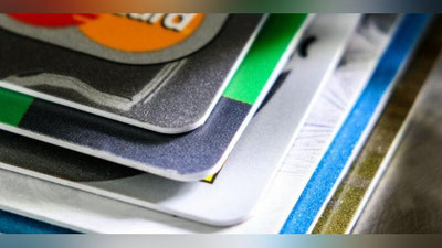 Изрображение 'Visa и Mastercard сообщили о приостановке своей деятельности в России'