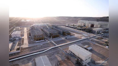 Изрображение 'Перед отбытием в Ташкент Шавкат Мирзиёев посетил завод по переработке техногенных отходов НГМК'