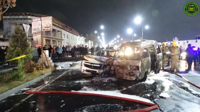 Изрображение 'В Маргилане столкнулись и загорелись "Дамас" и "Кобальт": погиб один из водителей (видео)'