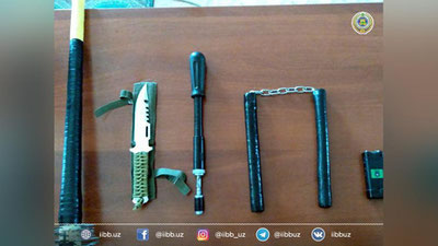 Изрображение 'В Ташкенте у группы подростков изъяли ножи, дубинку, нунчаки и электрошокер (фото)'