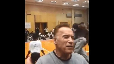 Изрображение 'МОМЕНТ НАПАДЕНИЯ НА ШВАРЦЕНЕГГЕРА ПОПАЛ НА ВИДЕО'