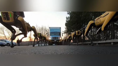 Изрображение 'BOSTON DYNAMICS ЗАСТАВИЛИ СВОИХ РОБОТОВ ТАЩИТЬ ГРУЗОВИК (ВИДЕО)'