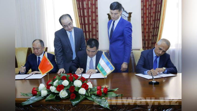 Изрображение 'Китай поставит 24 электровоза в Узбекистан'