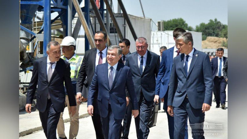 Изрображение 'ВИДЕО: ПРЕЗИДЕНТ НА КРУПНЫХ СТРОИТЕЛЬНЫХ ПЛОЩАДКАХ В ТАШКЕНТЕ'