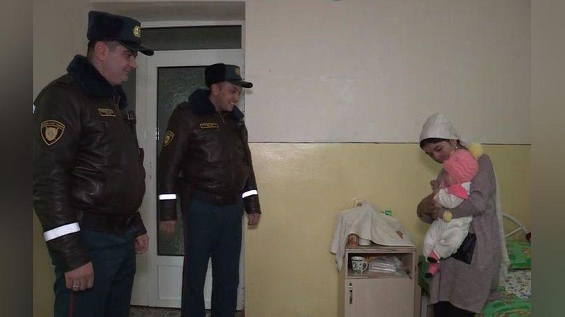 Изрображение 'ЖЕНЩИНЕ С МЛАДЕНЦЕМ, ЗАНИМАВШЕЙСЯ ПОПРОШАЙНИЧЕСТВОМ, ДАЛИ КВАРТИРУ'
