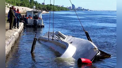 Изрображение 'ПОСЛЕ ГИБЕЛИ НА ВОЛГЕ 11 ЧЕЛОВЕК ЗАДЕРЖАН ВЛАДЕЛЕЦ ЛОДОЧНОЙ СТАНЦИИ'