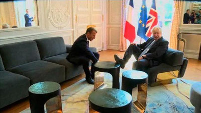 Изрображение 'Недипломатичный поступок главы британского правительства рассердил пользователей (видео)'