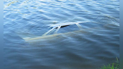 Изрображение 'СУПРУГИ УТОНУЛИ ВМЕСТЕ С АВТОМОБИЛЕМ В КАНАЛЕ ПОД ФЕРГАНОЙ'