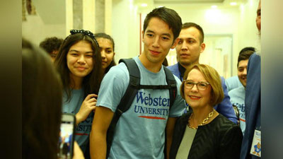 Изрображение 'Президент Университета Вебстера Элизабет Стробл навестила студентов в Ташкенте (фото)'