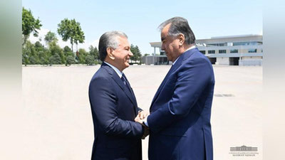 Изрображение 'Президент Узбекистана встретил в аэропорту лидера Таджикистана (фото)'