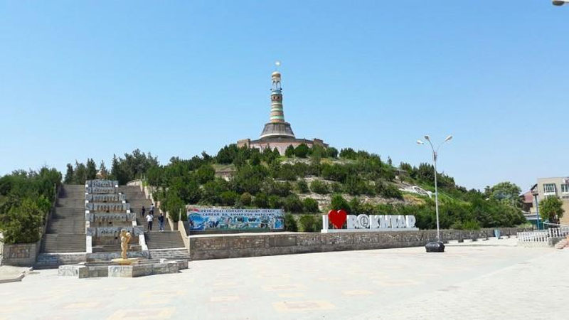 Изрображение 'В одном из городов Таджикистана запретили строить высотки среди советских многоэтажек'
