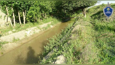 Изрображение 'В Иштыхане "Матиз" съехал в канал: тело пассажира нашли в 430-ти метрах от места ДТП (фото)'