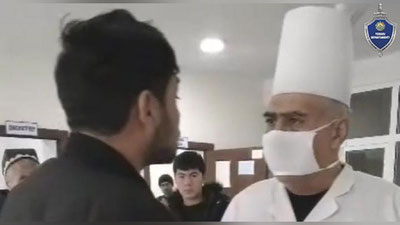 Изрображение 'В Чусте посетитель поликлиники нанес побои заведующему отделением'