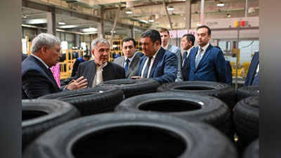 Изрображение 'Рустам Минниханов посетил резинотехнический завод в Ангрене'