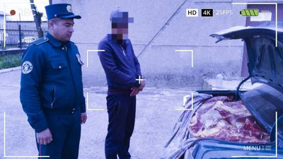 Изрображение 'На посту в Сырдарье остановили автомобиль, перевозивший непригодное к употреблению мясо'