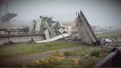 Изрображение 'БОЛЕЕ 30 ЧЕЛОВЕК ПОГИБЛИ В РЕЗУЛЬТАТЕ ОБРУШЕНИЯ МОСТА В ИТАЛИИ (ВИДЕО)'