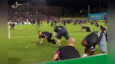 Изрображение 'В США ФУТБОЛИСТЫ УСТРОИЛИ "ДЕНЕЖНЫЙ" ДОЖДЬ (ВИДЕО)'