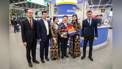 'O`zbekistonga birinchi bo`lib vizasiz rejim bo`yicha tashrif buyurgan sayyoh xitoylik bo`ldi'ning rasmi