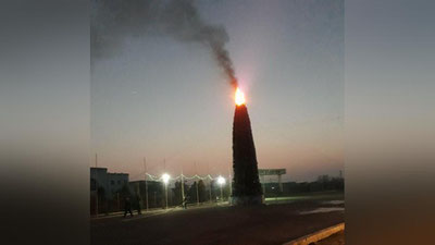 Изрображение 'В Кашкадарье загорелась новогодняя елка'