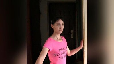 Изрображение 'Жительница Омска убила дочь из-за разбросанных хлебных крошек (видео)'