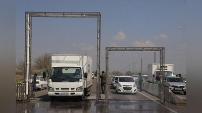 Изрображение 'В АГМК изготовили и установили на въезде в Алмалык дезинфекционный барьер (фото)'