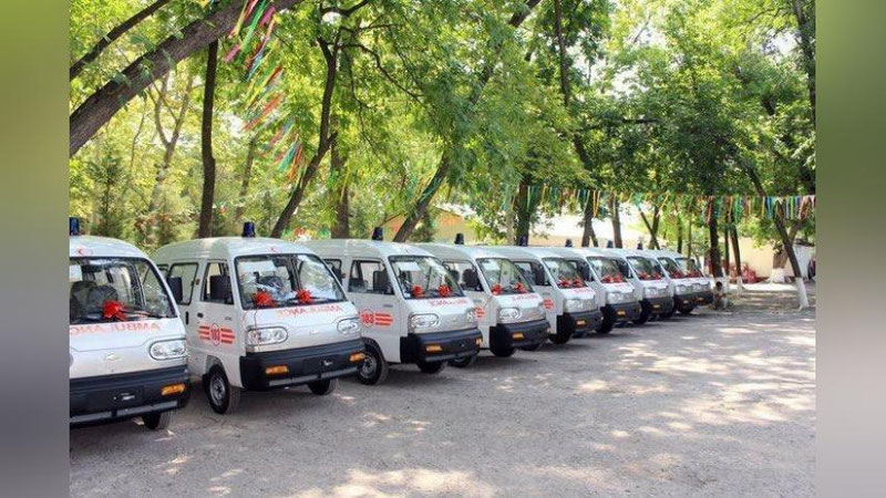Изрображение 'UzAuto Motors отправила партию автомобилей скорой помощи Damas в Таджикистан'