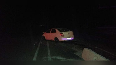 Изрображение 'ДТП под Ташкентом: водитель "Кобальта" не увидел бетонные блоки на дороге (видео)'