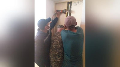 Изрображение 'Спасатели в Термезе вызволили из неисправного лифта 6-летнюю девочку'