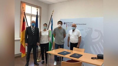 Изрображение 'Посольство ФРГ предоставило театру "Ильхом" 19 тыс евро для цифрового оснащения'