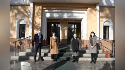 Изрображение 'ЮНФПА передал Минздрава оборудование и тест-системы для выявления ВПЧ'