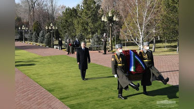 Изрображение 'Шавкат Мирзиёев почтил память Первого Президента Ислама Каримова (фото)'