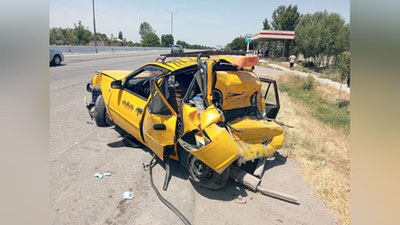 Изрображение 'Смертельное ДТП в Пахтачи: водитель грузовика смял легковушку у пешеходного перехода (фото)'
