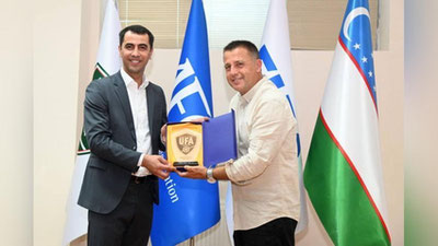 Изрображение 'Тренер академии "Барселона" прибыл в Ташкент'