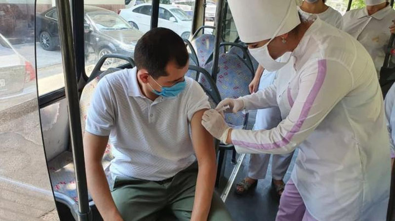 Изрображение 'Кому противопоказана вакцинация против COVID-19?'