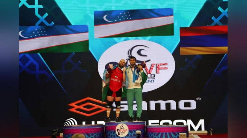 Изрображение 'Олимпийский чемпион Акбар Джураев стал чемпионом мира по тяжелой атлетике'