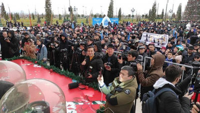 Изрображение 'Фото: В Ташкенте чествуют чемпиона мира по рапиду Нодирбека Абдусатторова'