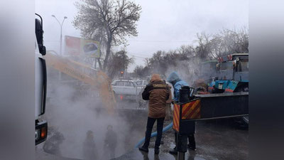 Изрображение 'Из-за аварии на теплотрассе ряд потребителей на Чиланзаре остались без теплоснабжения'