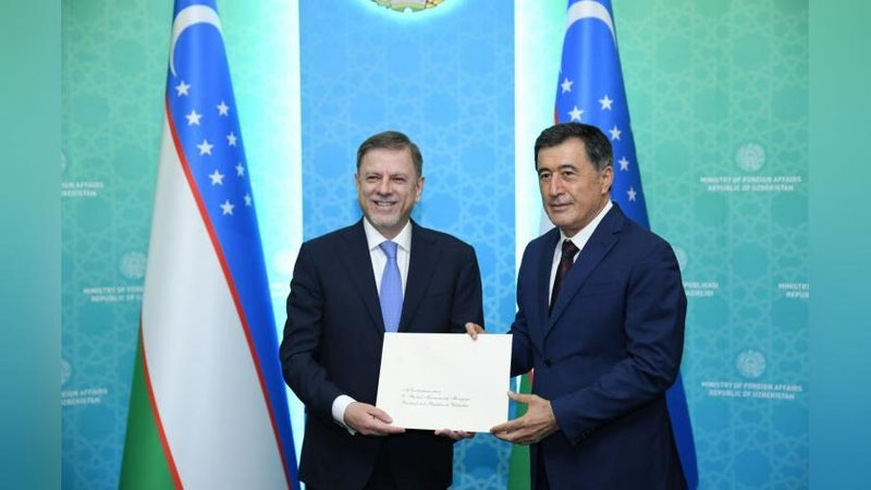 Изрображение 'Владимир Норов принял верительные грамоты у посла Аргентины'