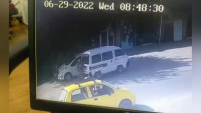 Изрображение 'В Кагане "Дамас", двигаясь задним ходом, наехал на пенсионерку (видео)'