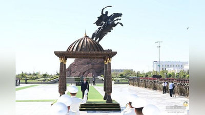 Изрображение 'Шавкат Мирзиёев открыл памятник великому полководцу в Ургенче (фото)'