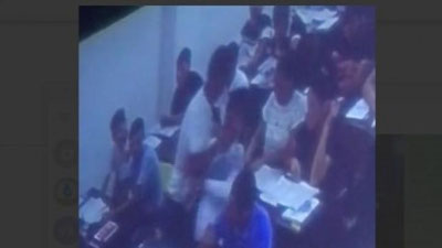 Изрображение 'В сети распространилось видео, на котором преподаватель избивает парня: Минвуз изучает ситуацию'