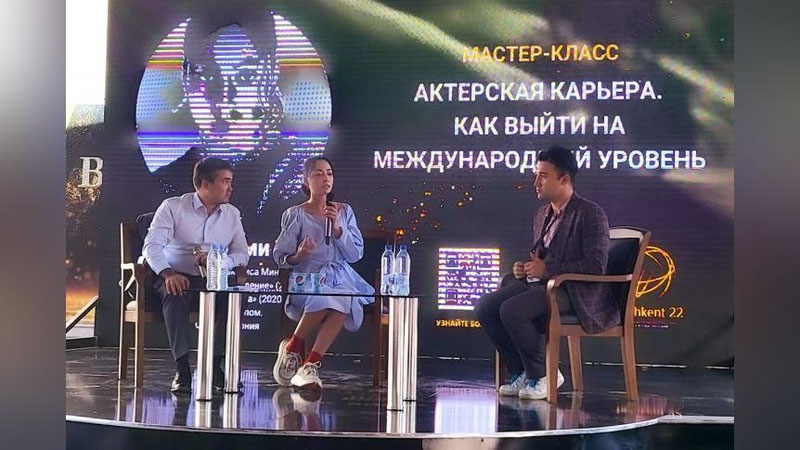 Изрображение 'В Ташкенте прошла творческая встреча с Минами Хинасэ - партнершей Джонни Деппа по фильму «Минамата»'