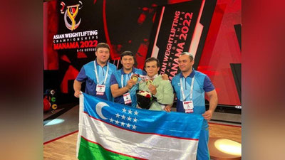 Изрображение 'Тяжелоатлет Достон Якубов завоевал три медали чемпионата Азии по тяжелой атлетике'